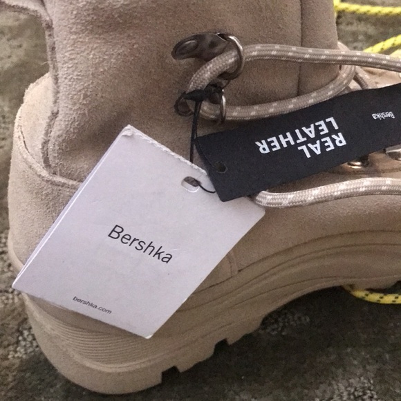 Suede boots - Picture 8 of 8